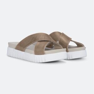 ILSE JACOBSEN Textured Platform Sandals Size 39